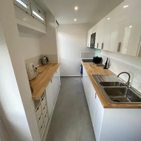 Appartement T5 Tres Bien Equipe * ריימס